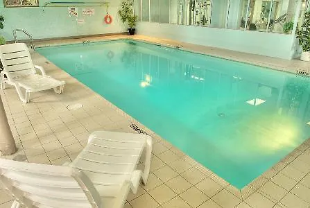 Days Inn By Wyndham Victoria Uptown