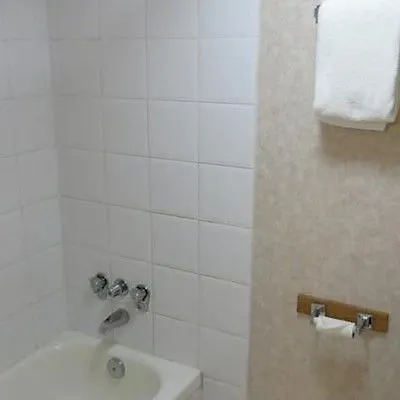 Hotel Days Inn By Wyndham Victoria Uptown