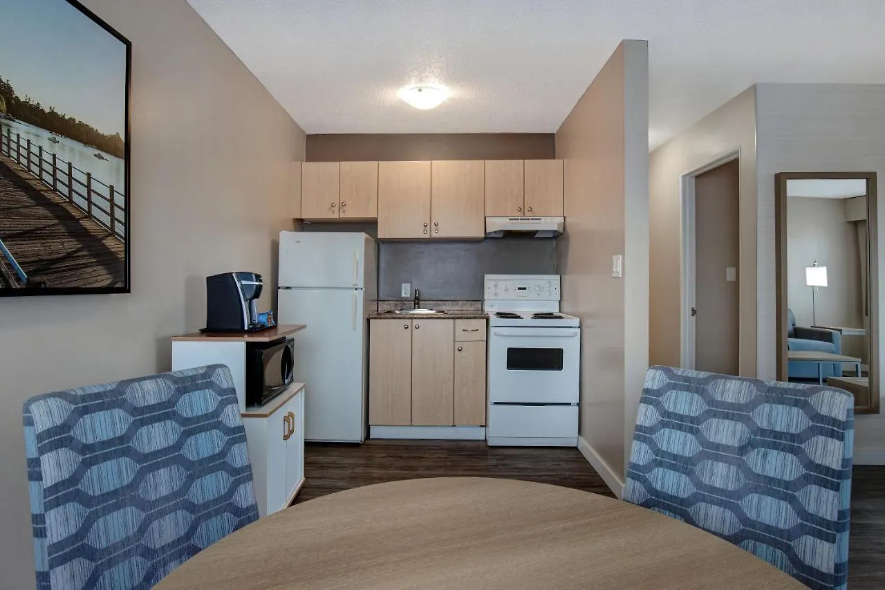 Days Inn By Wyndham Victoria Uptown 3*,  Canada