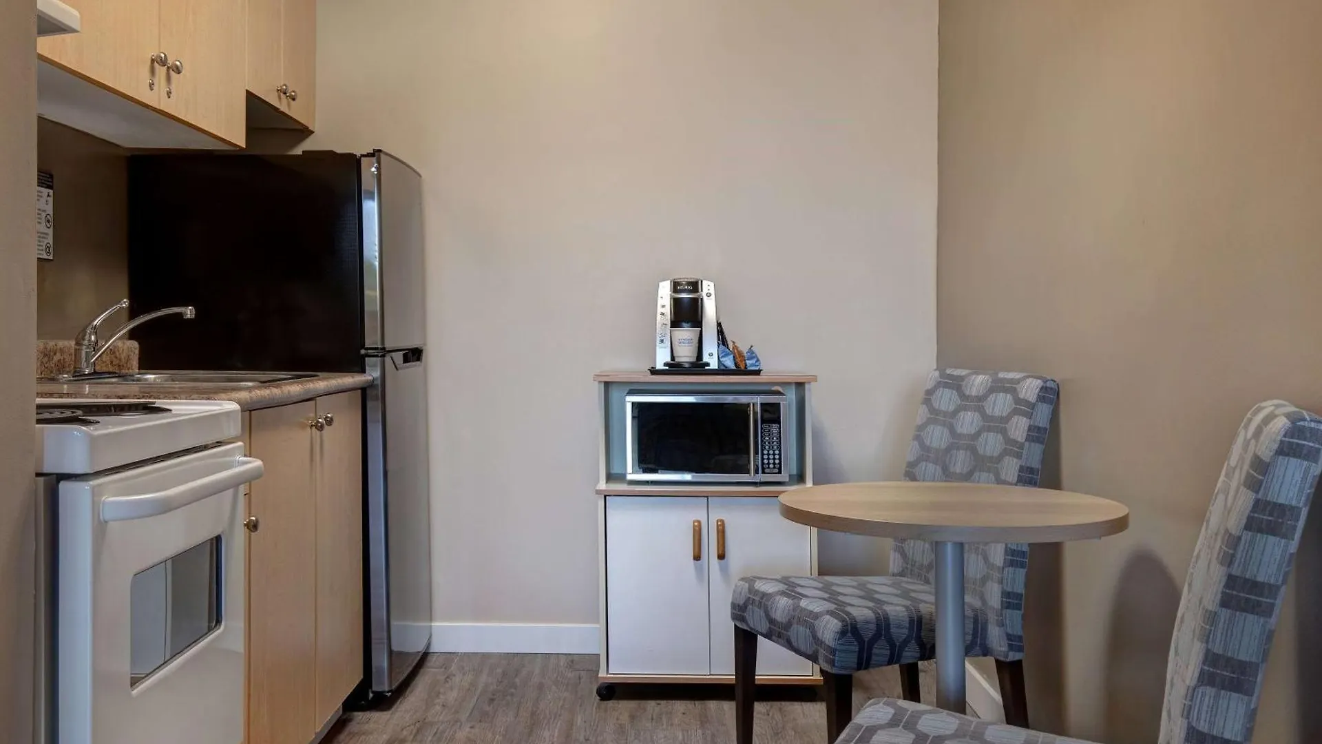 *** Hotel Days Inn By Wyndham Victoria Uptown Canada