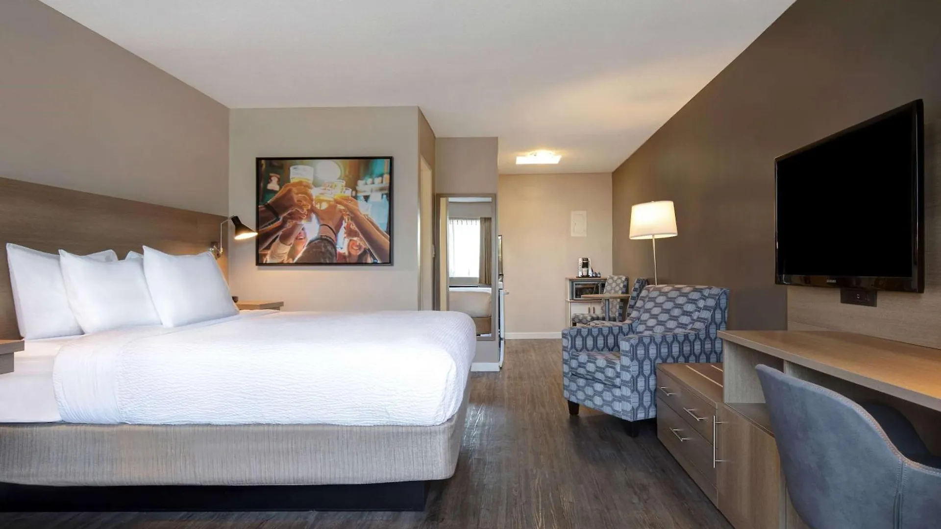Days Inn By Wyndham Victoria Uptown