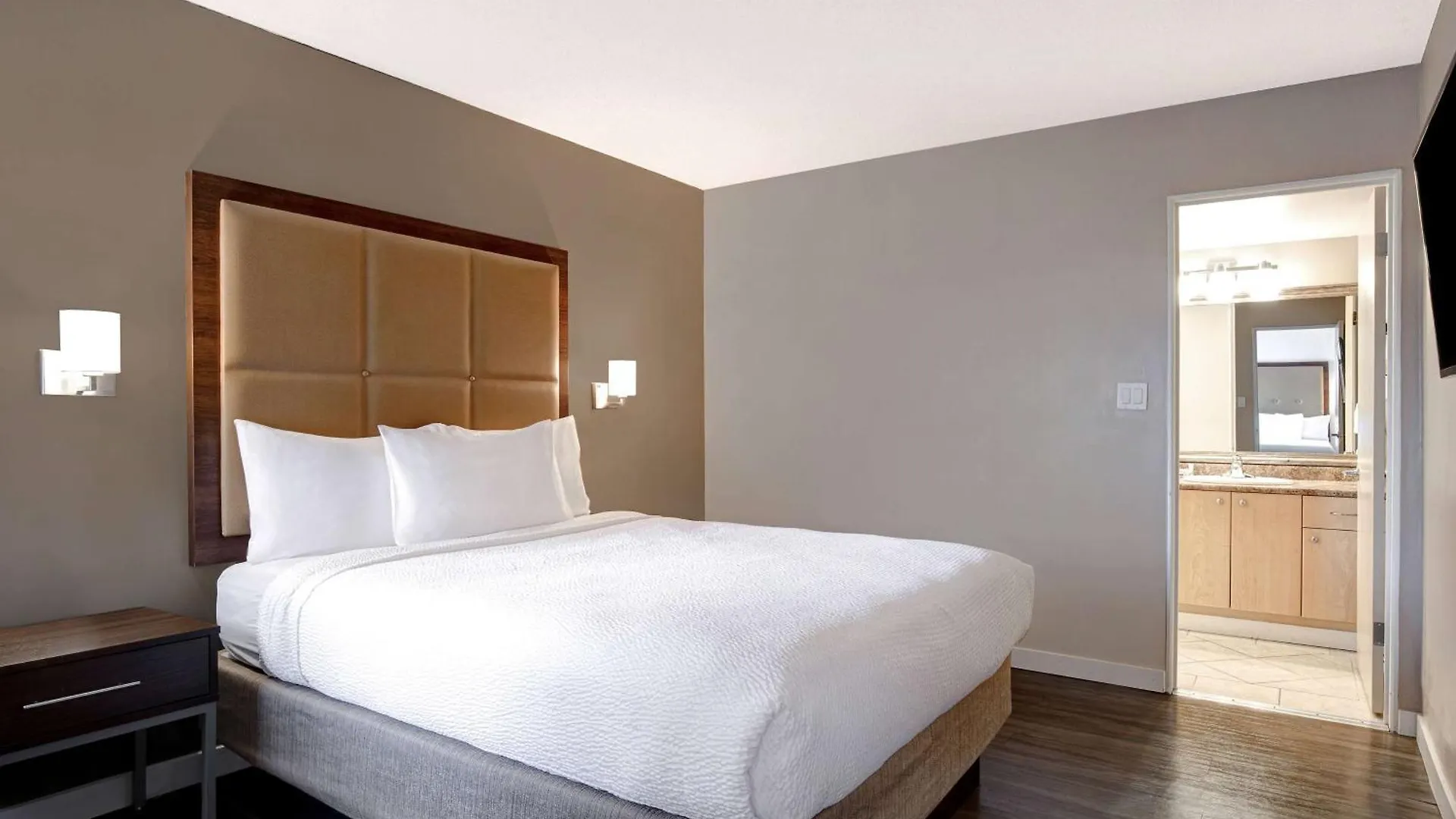 *** Hotel Days Inn By Wyndham Victoria Uptown Canada