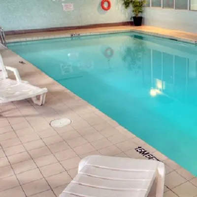 Days Inn By Wyndham Victoria Uptown 3*,