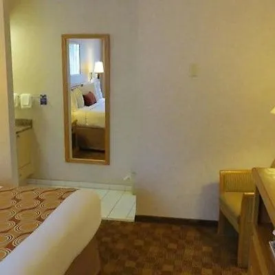 Days Inn By Wyndham Victoria Uptown 3*,  Canada