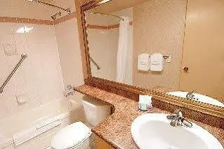 Days Inn By Wyndham Victoria Uptown 3*,  Canada